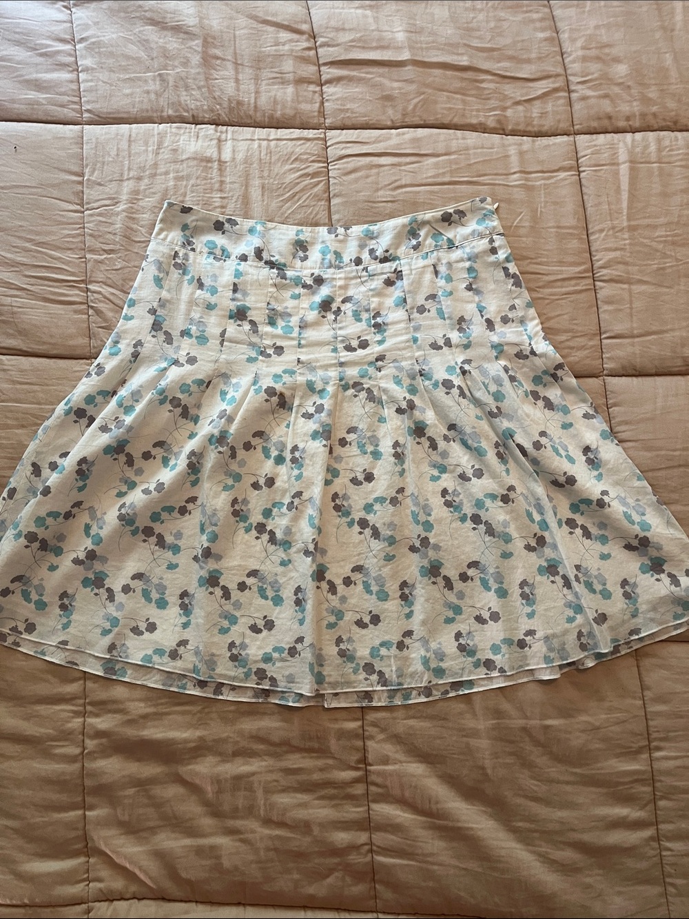 American Eagle Outfitters Cream Circle Skirt with Teal and Gray Floral Print